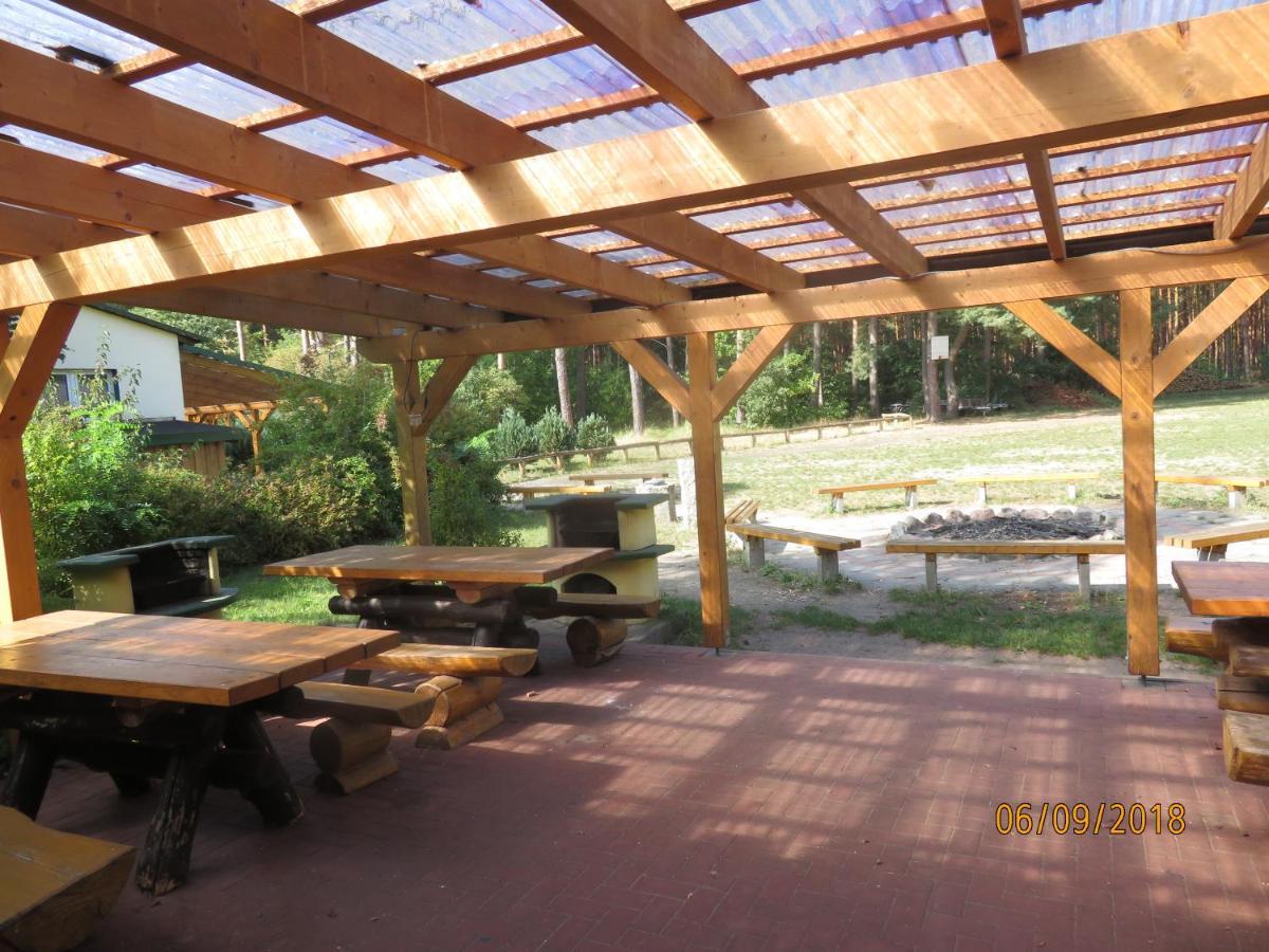 Gruppenbungalow-Waldhaus-Am Ferienpark Mirow Luaran gambar