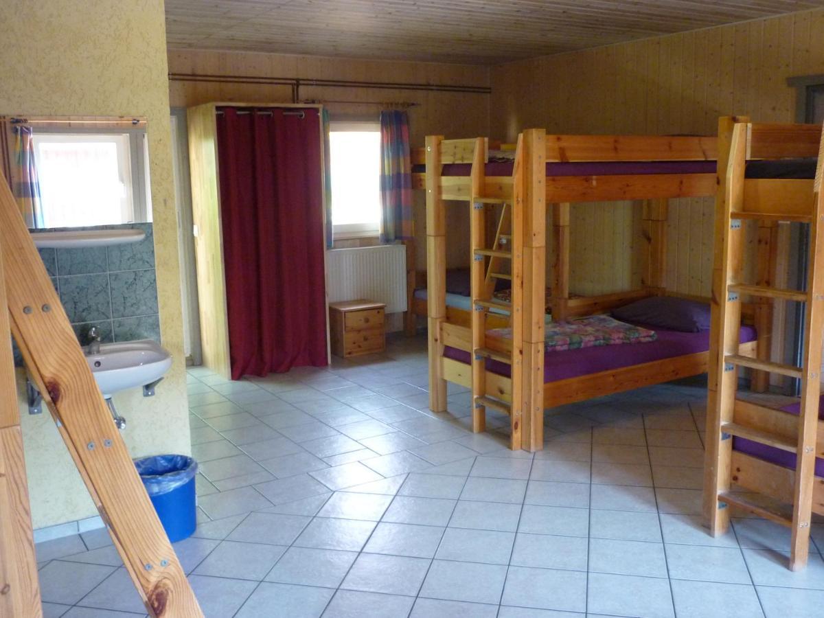Gruppenbungalow-Waldhaus-Am Ferienpark Mirow Luaran gambar