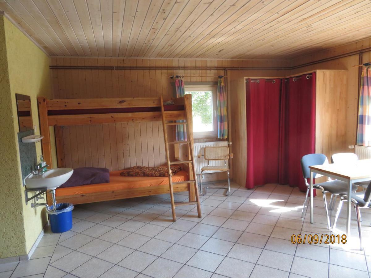 Gruppenbungalow-Waldhaus-Am Ferienpark Mirow Luaran gambar