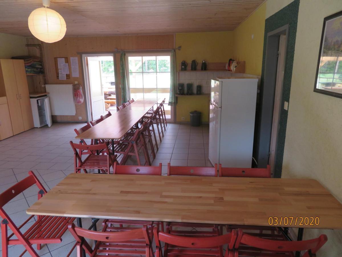 Gruppenbungalow-Waldhaus-Am Ferienpark Mirow Luaran gambar